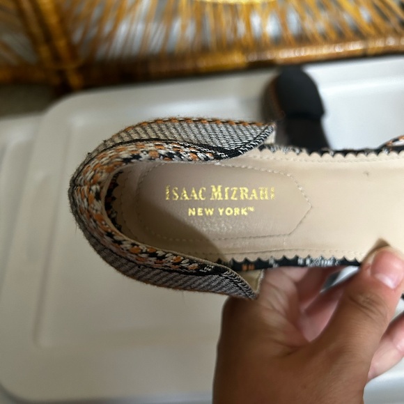 Perfect condition Isaac Mizrahi woven flats. Colors are black, orange and white. - Picture 6 of 7